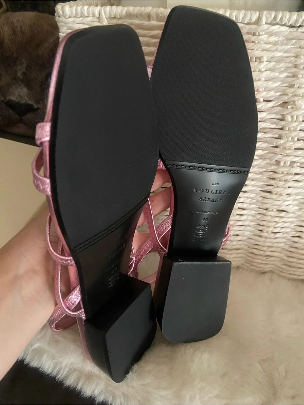 SEZANE HILLARY SANDALS IN METALLIC CANDY PINK